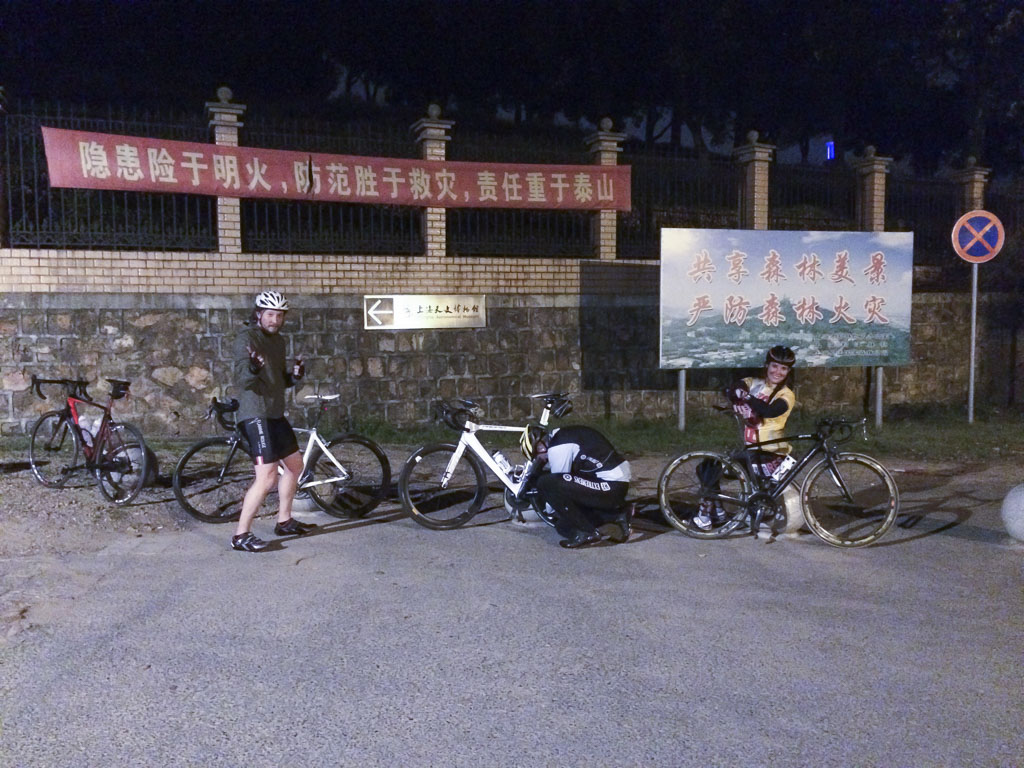 [Puxi] Night ride to Sheshan – 17th April 2015